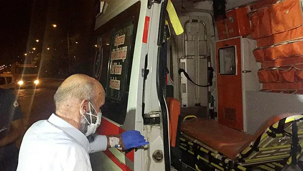 karantinadan-kacan-koronaviruslu-seyho-minibuste-kistirildi-1602791081560.jpg Karantinadan kaçan koronavirüslü Şeyho minibüste kıstırıldı-2