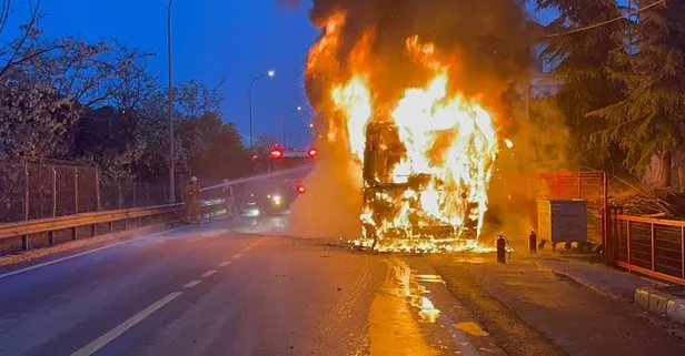 Sultanbeyli’de seyir halindeki İETT otobüsü alev alev yandı