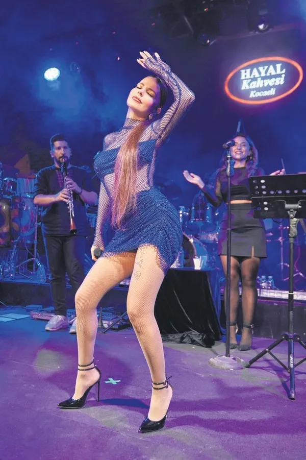 Pelin Karahan annesi Nural Hanım ile alışverişte | 6 Haziran magazin haberleri-10