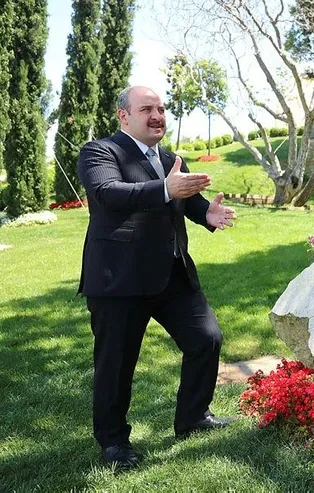 Bakan Varank, 15 Temmuz şehidi ağabeyini anlattı: "Biz korkarsak herkes korkar" diyerek dışarı çıktı