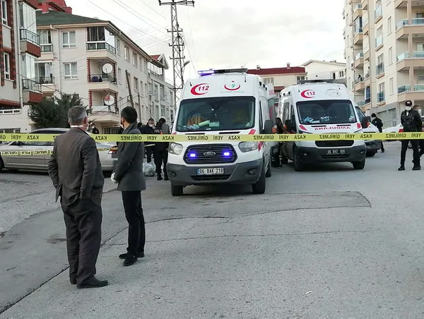 ankarada-sokak-ortasinda-vahsetyasandi-cani-kadini-oldurup-intihar-etti-1607700922397.jpg Ankara’da sokak ortasında vahşet yaşandı: Cani, kadını öldürüp intihar etti-4