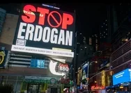 FETÖcü lobi ABDde algı peşinde! New York sokaklarında Türkiye ve Erdoğan aleyhine çirkin ifadeler