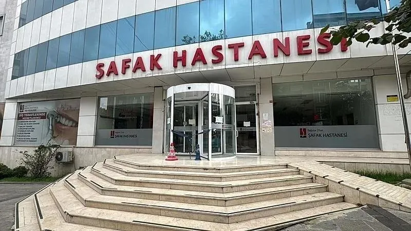 Faaliyetleri askıya alınan Bağcılar Özel Şafak Hastanesi (AA)