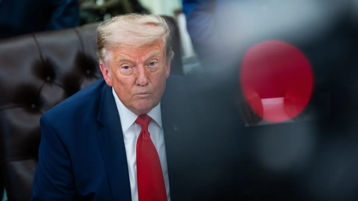 Trump’ın uçağında gizli mesai: Pentagon’dan İran’a 14 günlük bombardıman planı