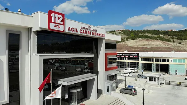 tam-kapanmada-3-kat-artti-vatandaslar-112yi-ariyor-1620987188506.jpg Tam kapanmada 3 kat arttı! Vatandaşlar 112'yi arıyor-4