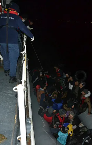 Çanakkale'de 67 kaçak göçmen yakalandı