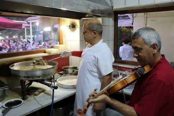 Binlerce ziyaretçi Edirne'ye ‘tava ciğer’ yemeye geliyor-4