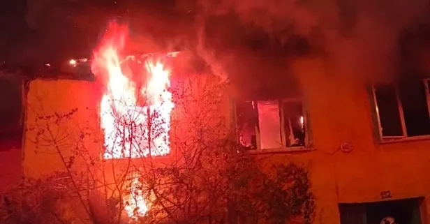 Ahşap evde korkunç yangın: Anne öldü kızı hastanede