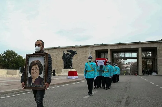 Son dakika: Meclis'te eski bakanlardan Güldal Akşit için cenaze töreni düzenlendi