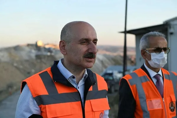 Ulaştırma ve Altyapı Bakanı Adil Karaismailoğlu: "Ankara ve Sivas'taki vatandaşlarımızı hızlı tren konforu ile tanıştırmış olacağız”-1