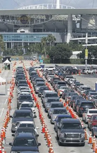 ABD salgınla mücadelede sınıfta kaldı! Test yaptırmak isteyenler saatlerce kuyruk bekledi...