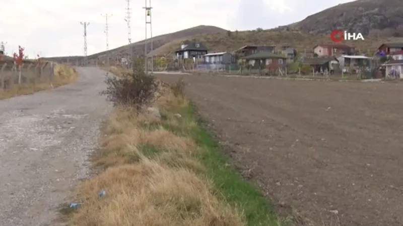 ankarada-basibos-sokak-kopegi-dehseti-13-yasindaki-cocugu-paramparca-ettiler-1731949290147.jpeg Ankara'da başıboş sokak köpeği dehşeti! 13 yaşındaki çocuğu paramparça ettiler-2