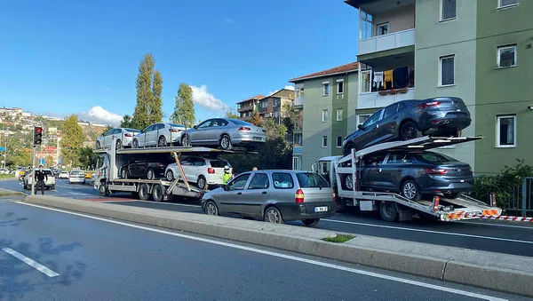 1605533428476.jpg 'Bayiden satılık sıfır ağır hasarlı araç' ilanlarına hazır olun! 5 araç perte çıktı-4