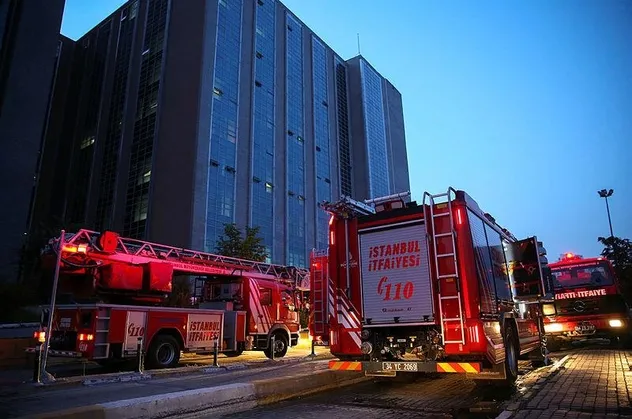 Son dakika: Küçükçekmece'de hastanede yangın