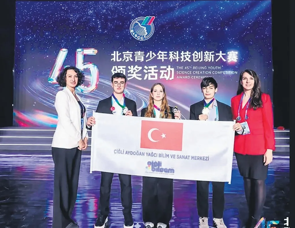Yapay zeka ile femur kırığı teşhisi: Türk öğrenciler dünya ikincisi