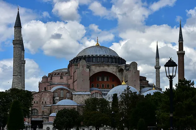 Ayasofya 86 yıl sonra yeniden cami olacak mı? Ulusal ve uluslararası hukuk Ayasofya için ne diyor?