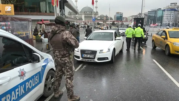 İstanbul’da dev denetim! Özel Harekat Polisleri de katıldı! Didik didik arandı!-3