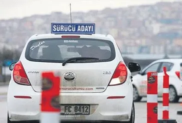 Acemi sürücüye ehliyet jesti