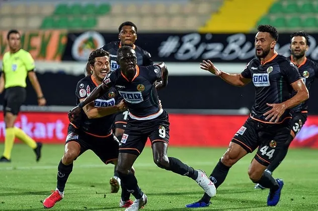 Ziraat Türkiye Kupası'nda finalin adı belli oldu | MAÇ SONUCU: Alanyaspor 4-0 Antalyaspor ÖZET VE GOLLERİ İZLE