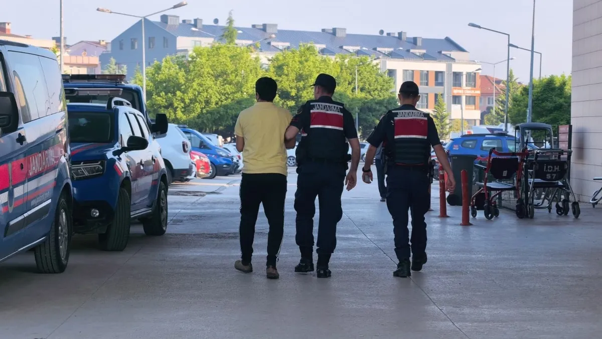 Dört kentte uyuşturucu tacirlerine operasyon: 67 gözaltı