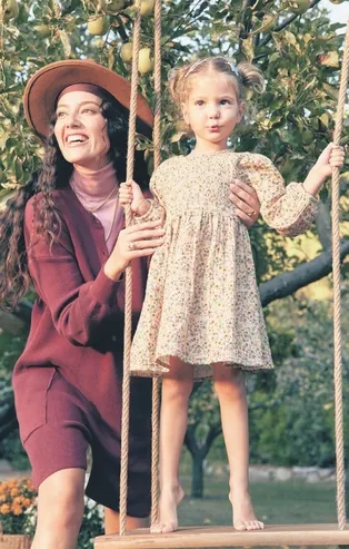 "Ben Bu Cihana Sığmazam"ın yıldızı Pelin Akil kızlarıyla objektifler karşısına geçti!