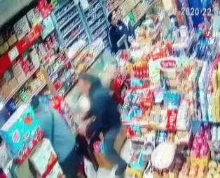 Manisadaki 5,4lük deprem anı kamerada | Saniye saniye görüntülendi