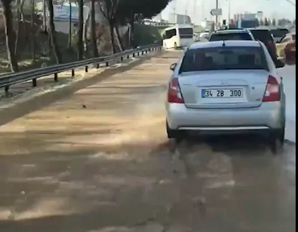 Barajlar alarm verirken İSKİ yine boru patlattı! Yollar göle döndü!-5