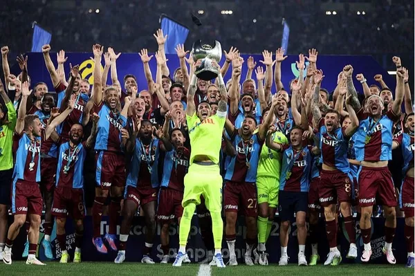 son-dakika-trabzonsporun-sampiyonlar-ligindeki-rakibi-oldu-1659434555708.jpg Trabzonspor'un Şampiyonlar Ligi'ndeki rakibi Kopenhag oldu-6
