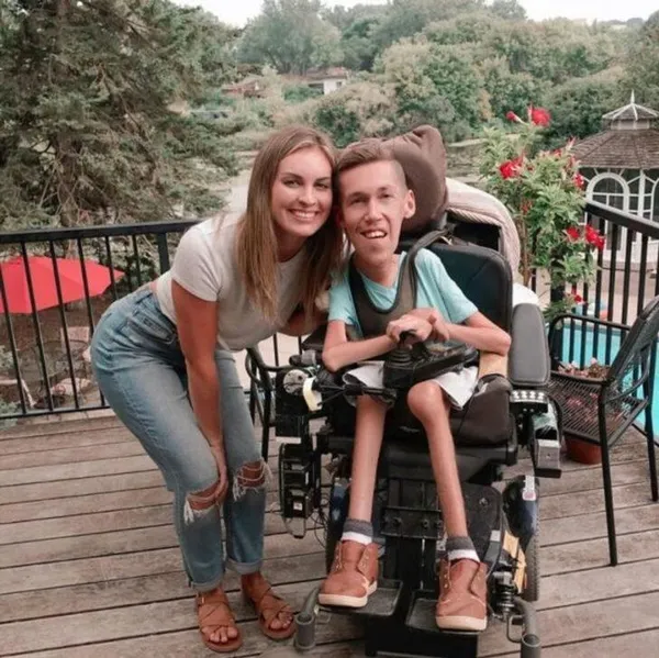 kocasi-sma-hastasi-olan-hannah-aylward-cinsel-hayatimiz-cok-iyi-1643544224957.jpg Kocası SMA hastası olan Hannah Aylward: Cinsel hayatımız çok iyi-5