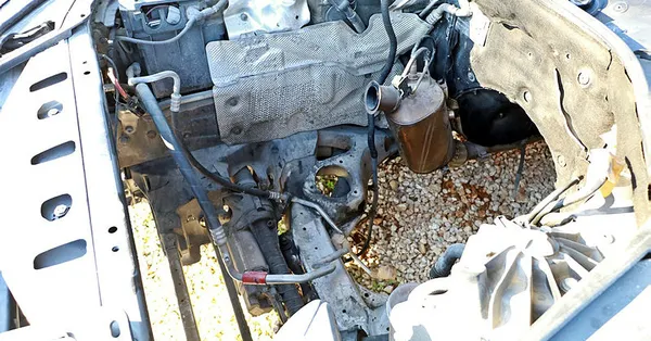 Hacizli araçlarda pes dedirten oyun! Polis bile şok oldu! Motor, koltuk ve tekerlekleri söküp...