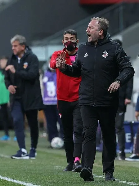 besiktas-teknik-direktoru-sergen-yalcin-kayserispor-maci-sonrasi-konustu-bizim-maclarda-rakip-oyuncular-neden-atilmiyor-1619298354745.jpeg Beşiktaş Teknik Direktörü Sergen Yalçın Kayserispor maçı sonrası konuştu: Bizim maçlarda rakip oyuncular neden atılmıyor-3