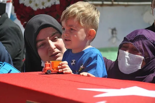 Son dakika: Giresun'daki selde şehit olan Jandarma Uzman Çavuş Burak Tok son yolculuğuna uğurlandı