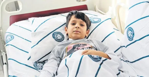 Şiddetli karın ağrısı yaşayan küçük çocuğun karnından tümör çıktı (Yaşam haberleri)