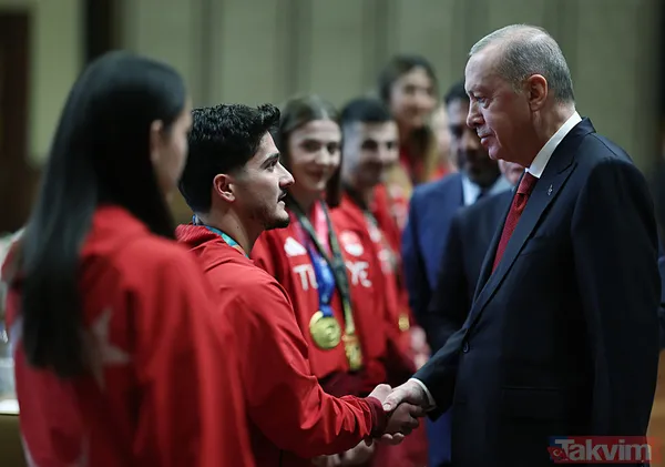 Başkan Erdoğan kabul etti! Başarılı sporcular Cumhurbaşkanlığı Külliyesi'nde - 11