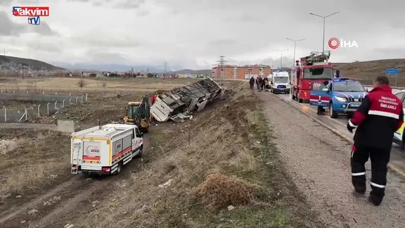 Sivas İmranlı'da yolcu otobüsü tarlaya uçtu: 2 ölü 25 yaralı!