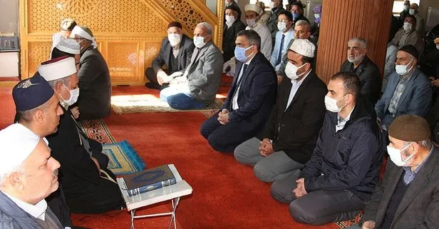 Sezai Karakoç için Şehzadebaşı Camisi’nde Kur’an-ı Kerim okundu