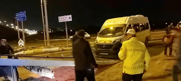 Eskişehir’de feci kaza! Fabrika işçilerini taşıyan minibüs otomobil ile çarpıştı: 8 yaralı-5