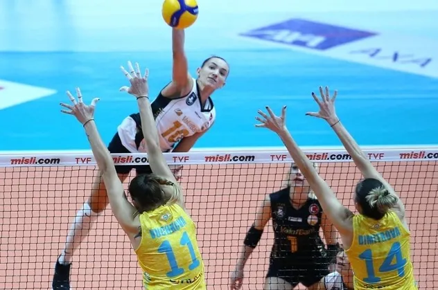 Vakıfbank 3-0 galip