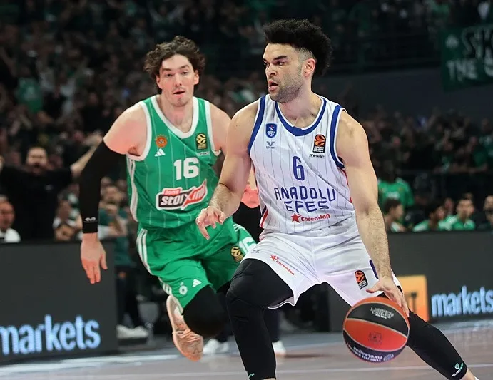 Anadolu Efes Atina’dan zaferle dönüyor