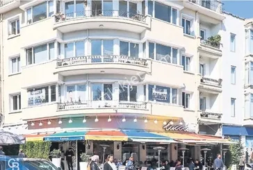 Ünlü oyuncu Bebek’teki dairesine veda etti