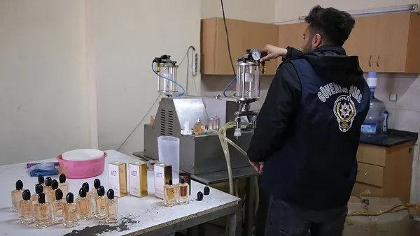 Sahte parfümdeki tehlike! Cilt kanseri olabilirsiniz!-2