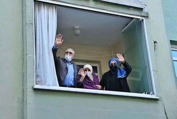 istanbul-valisi-ali-yerlikaya-acikladi-65-yas-ve-ustu-vatandaslarin-asilanma-orani-yuzde-71e-ulasti-1615922396507.jpeg İstanbul Valisi Ali Yerlikaya açıkladı: 65 yaş ve üstü vatandaşların aşılanma oranı yüzde 71'e ulaştı-4