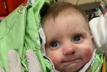 Enkazdan çıkan 2 aylık bebek yüzleri güldürdü