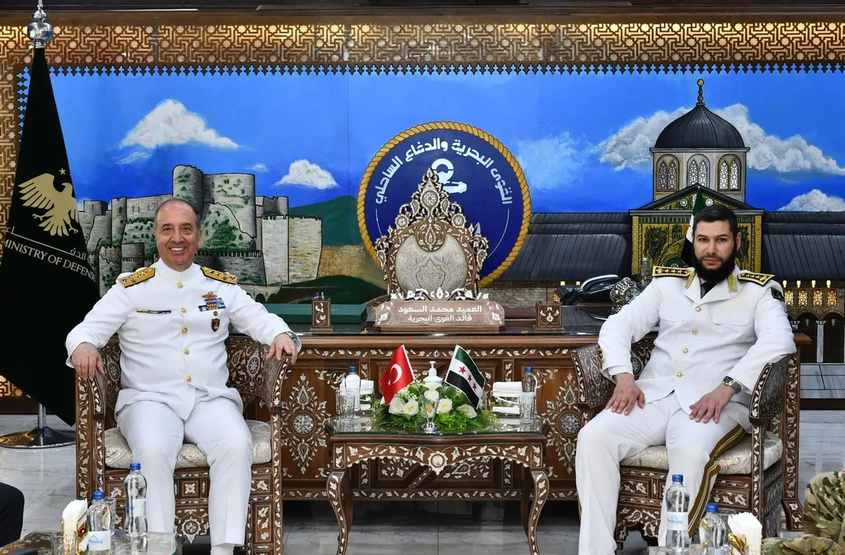Türk Deniz Kuvvetleri’ne ait gemiler iç savaşın ardından ilk kez Lazkiye’ye ulaştı: Oramiral Tatlıoğlu TCG İstanbul’da-3