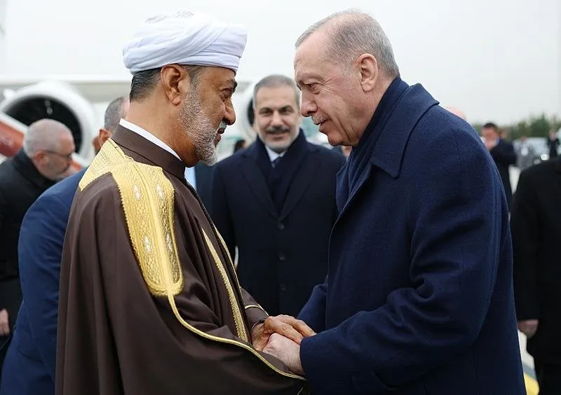Başkan Erdoğan Umman Sultanı Heysem bin Tarık'ı Esenboğa Havalimanı'nda karşıladı. (AA)