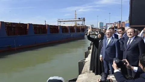 gazze-icin-1900-tonluk-insani-yardim-gemisi-mersinden-yola-cikti-1715183066691.jpeg Türkiye'den Gazze'ye bir yardım gemisi daha! Gazze için 1900 tonluk insani yardım gemisi Mersin’den yola çıktı-5