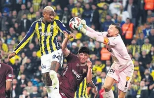 Lider Galatasaray ile fark yine 3’e çıktı