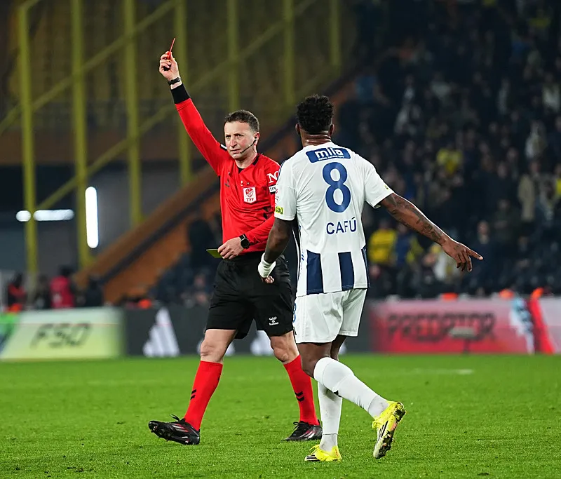 Spor yazarları Fenerbahçe-Kasımpaşa maçını değerlendirdi - 16