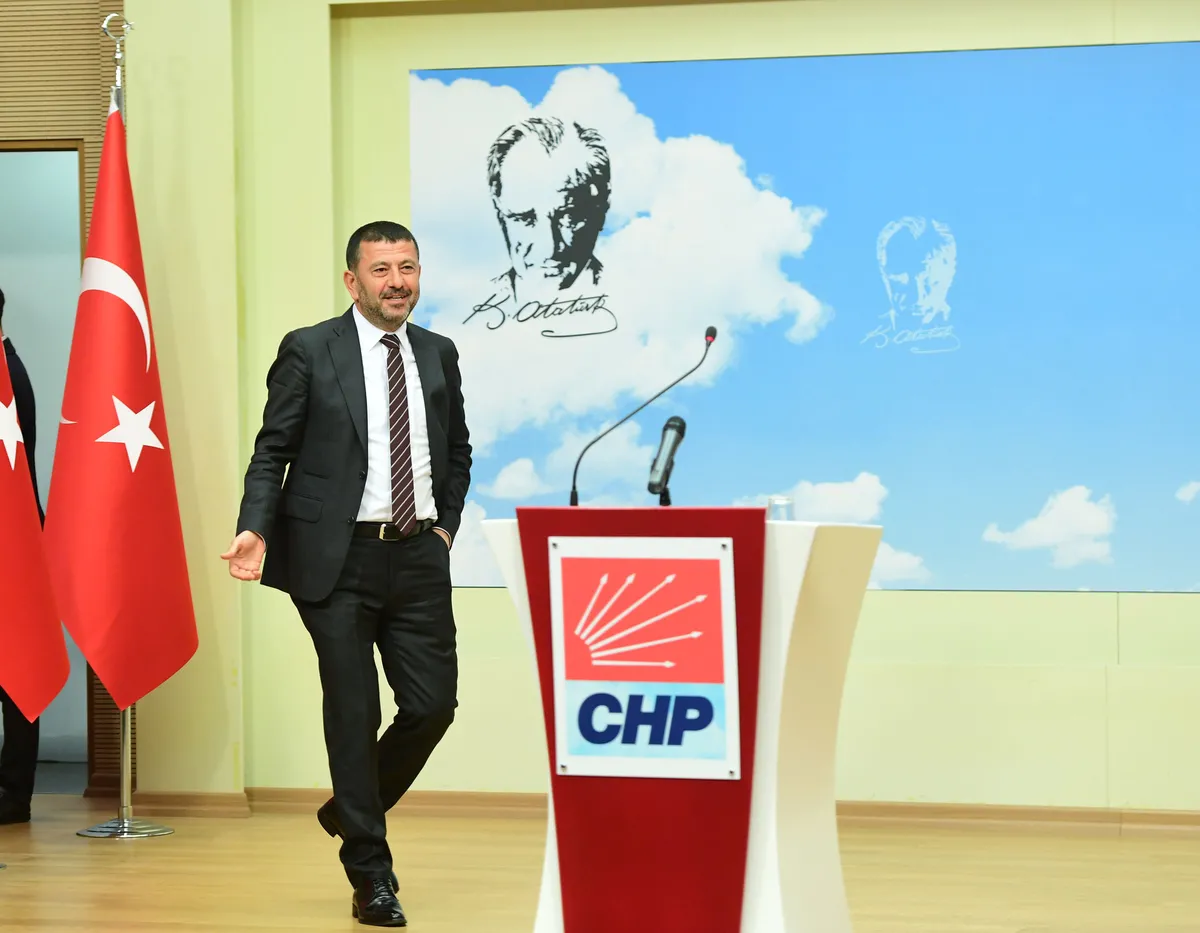 İzmir Seferihisar Belediyesine rüşvet operasyonunda ikinci dalga | Ağbaba'nın danışmanı Akyılmaz gözaltında-3
