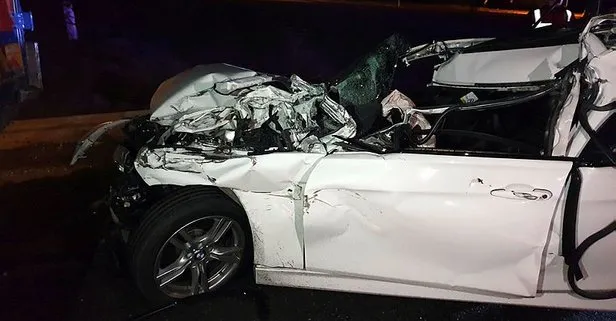 Feci kaza! Araçta sıkışan sürücü öldü
